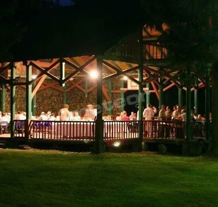 Zacisze Lesne Hostel *